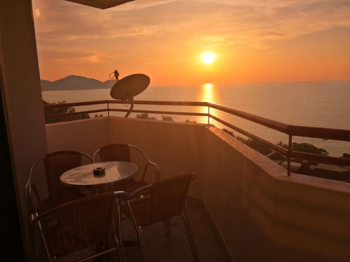 Green Ocean Seaview Apartment Batu Feringgi Exterior foto