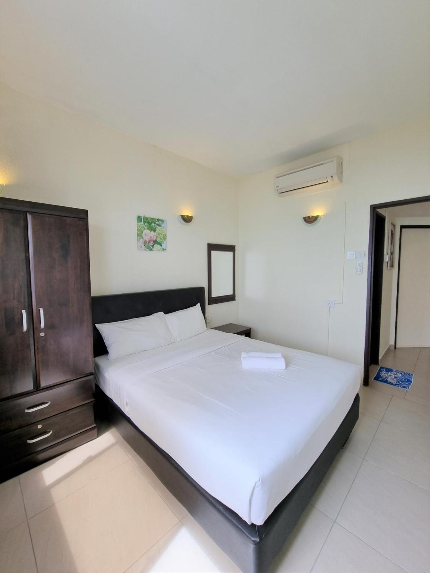 Green Ocean Seaview Apartment Batu Feringgi Exterior foto