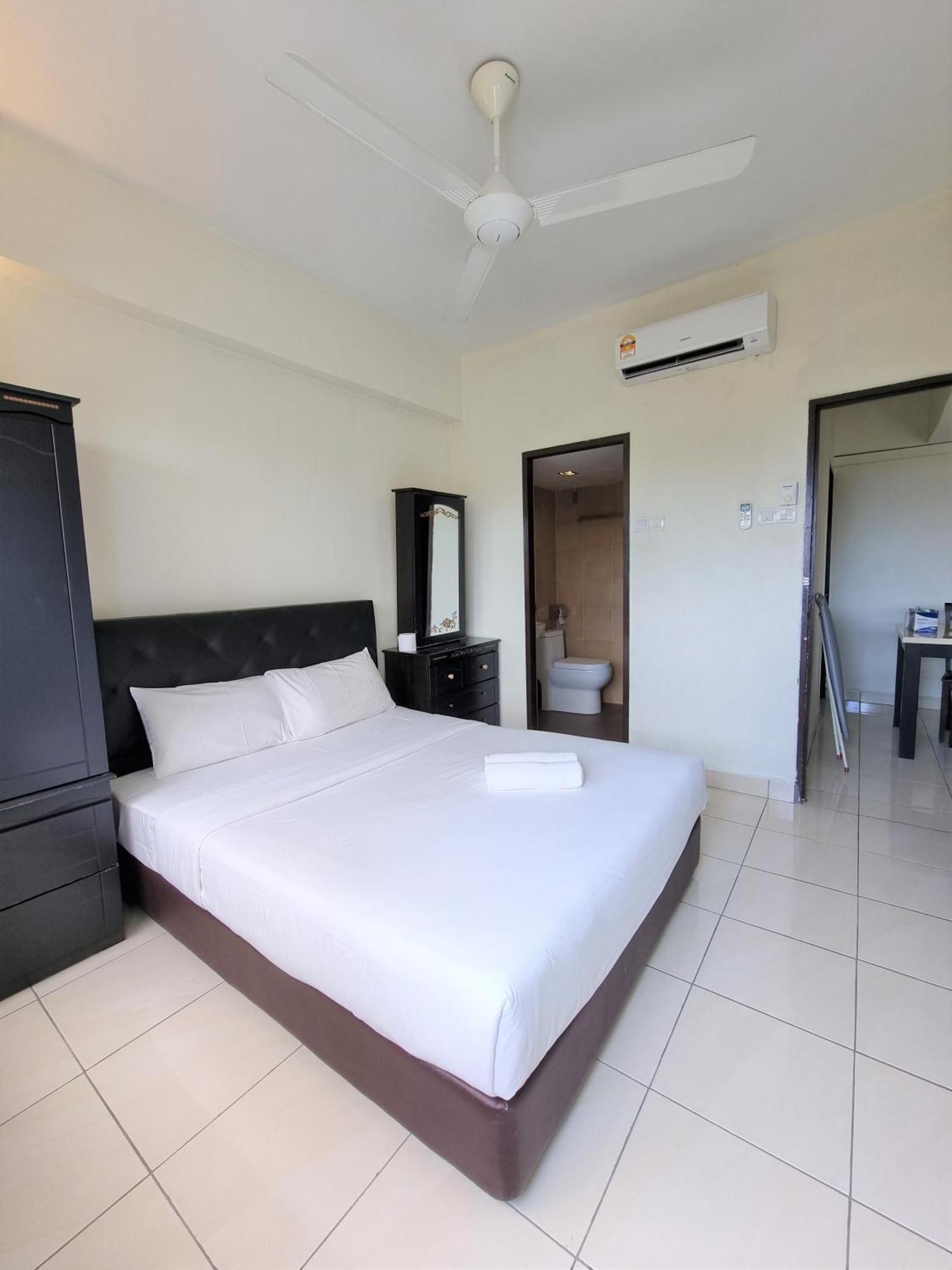 Green Ocean Seaview Apartment Batu Feringgi Exterior foto
