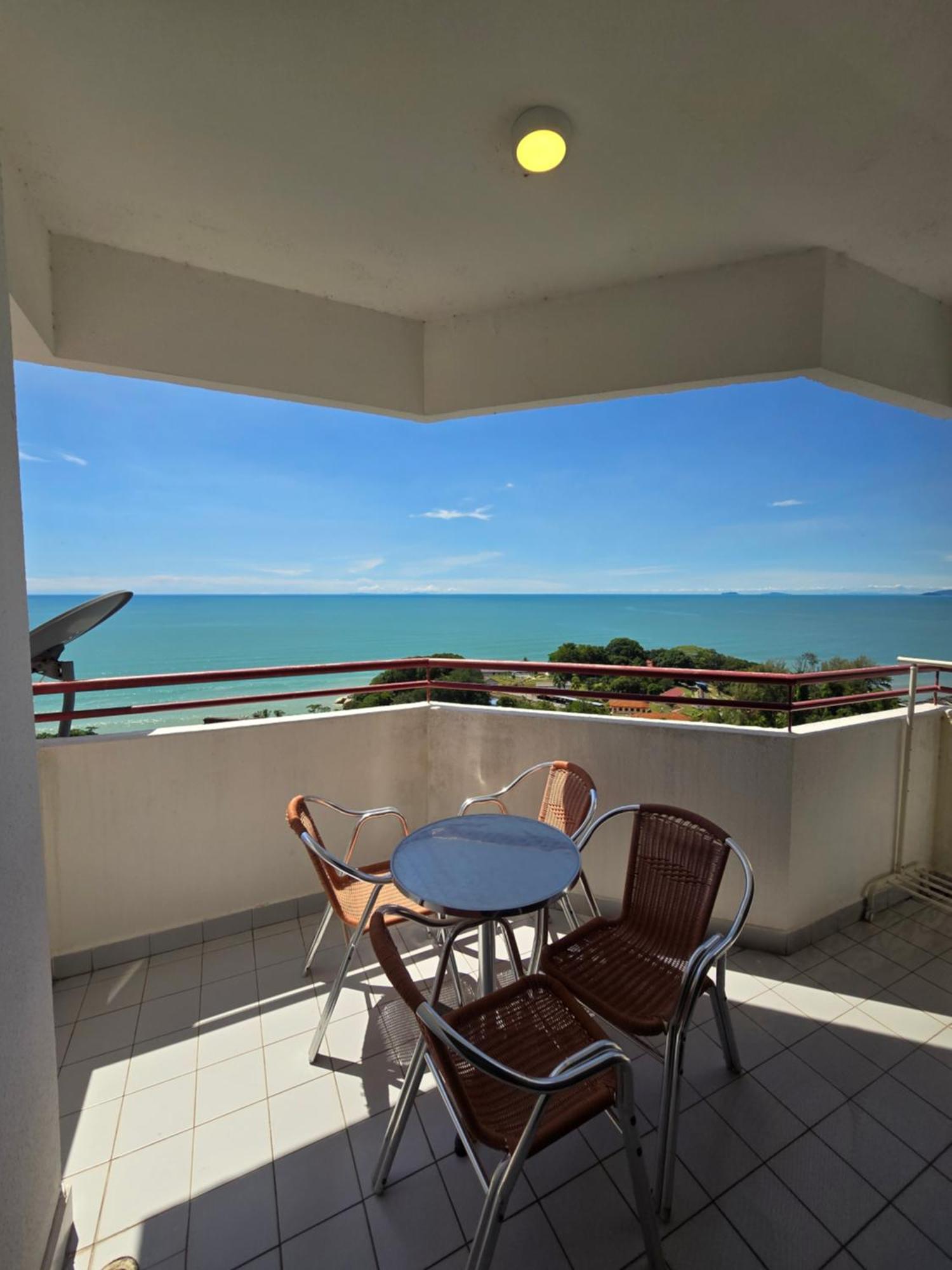 Green Ocean Seaview Apartment Batu Feringgi Exterior foto